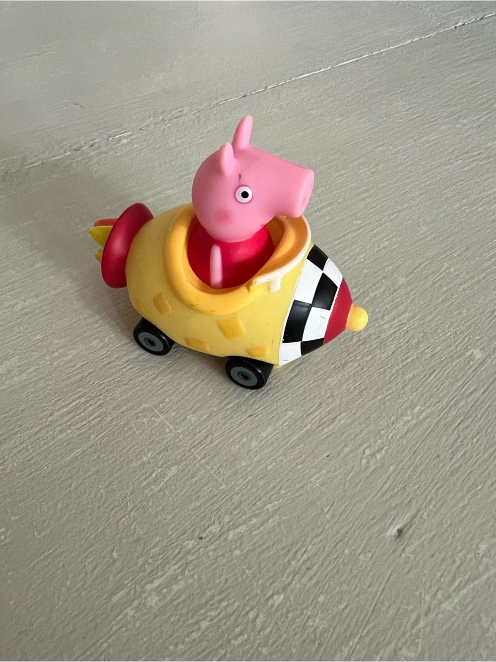 2003 Peppa Pig Mini Buggy Peppa In Yellow Rocket Vehicle - Picture 2 of 3
